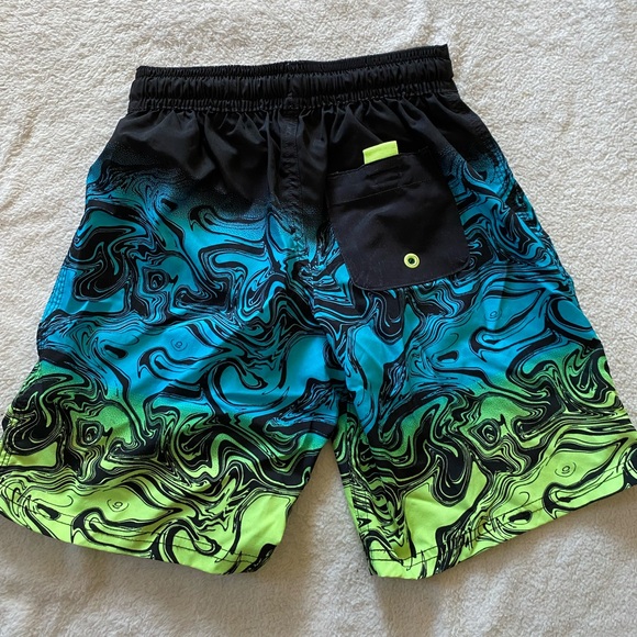 Boys size 6-7 bathing suit - Picture 2 of 3
